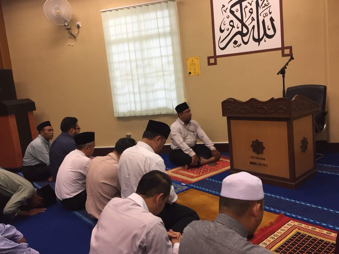 SOLAT HAJAT BAGI MOHON KESEMBUHAN DARIPADA ALLAH UNTUK EN. KHAIRUL ANUAR BIN KEME
