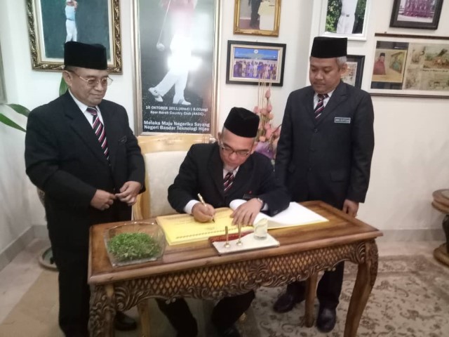 Kunjung Hormat TYT Negeri Melaka